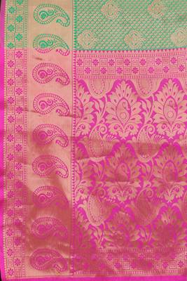 Green woven Banarasi silk blend saree with blouse 5