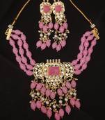 Multicolor necklaces