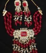 Multicolor necklaces