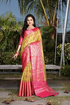 Women'S Banarasi Style Patola silk Blend Saree With Blouse Piece