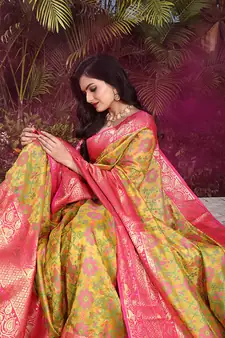 Women'S Banarasi Style Patola silk Blend Saree With Blouse Piece