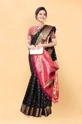 Black woven silk saree with blouse 3