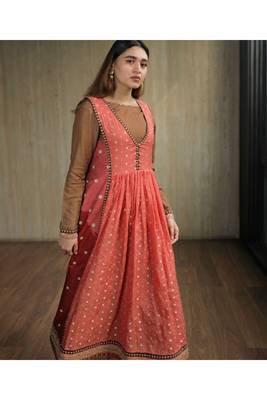 Embroidered Kurta With Brown Textured Top And Churridar 2