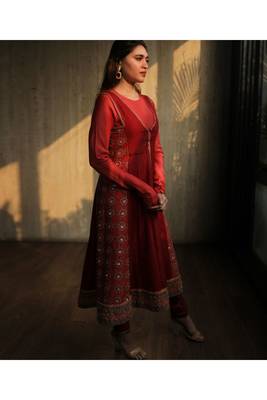 Embroidered Kurta With Hot Pink Crop Top 3