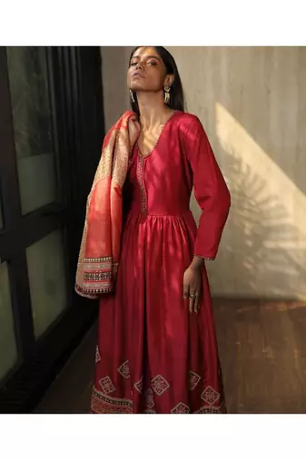Maroon A-Line Embroidered Kurta With Boxy Jacket And Churridar
