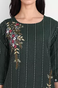 4u Fashion Green Striped cotton straight kurta
