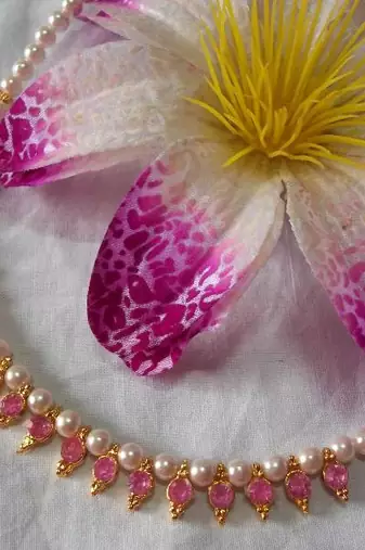 Pink beads pearl necklace