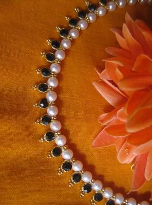 Black Beads Pearl Necklace 2