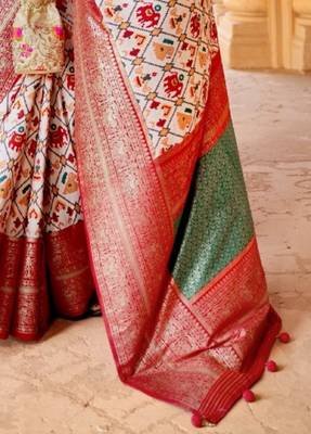 White printed patola saree with blouse 3