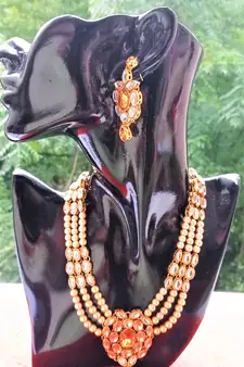 RozMili Kundan Beige necklaces set
