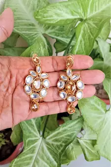 RozMili Kundan Beige necklaces set