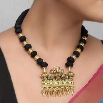 Black necklace-sets 2