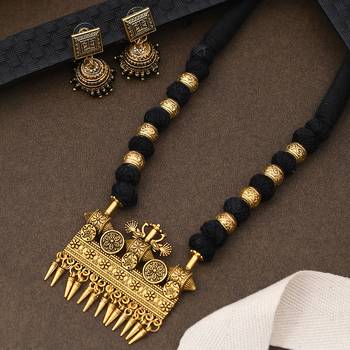 Black necklace-sets 3