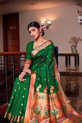 Dark green hand woven silk saree with blouse 3