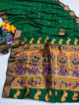 Dark green hand woven silk saree with blouse 4