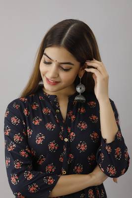ftDia Women Floral Printed Flared Kurta in Dark Blue 4