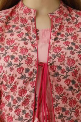 Women Floral Flared Jacketed Kurta in Pink 5