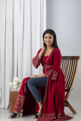 Women Floral Frontslit Flared Kurta in Dark Red 4