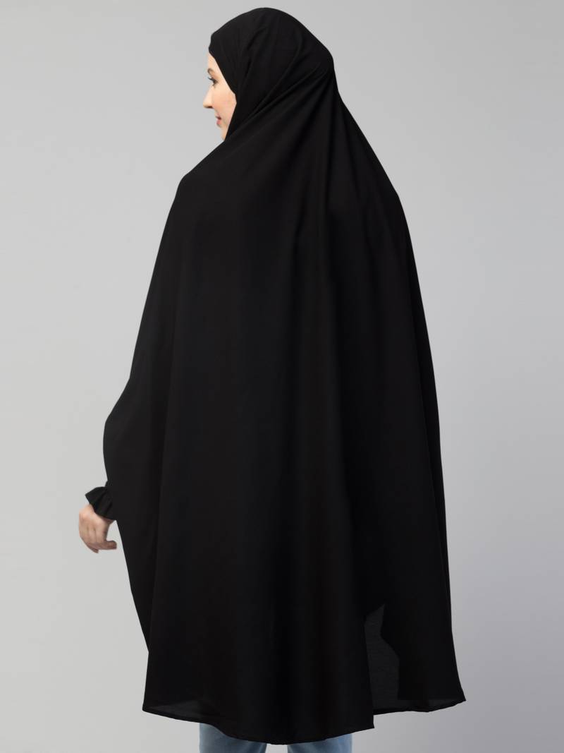 Nazneen Matt Nida smoking at  sleeve  prayer khimar  Hijab