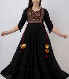 Women Embroidered Anarkali Kurta in Black