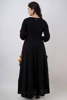 Women Embroidered Anarkali Kurta in Black 3