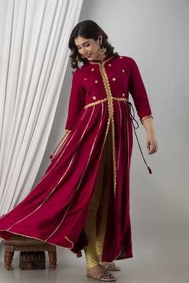Women Emblished Openfront Anarkali Kurta in Maroon 4