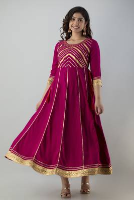Women Emblished Anarkali Kurta in Dark Pink 1