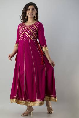 Women Emblished Anarkali Kurta in Dark Pink 3