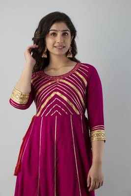 Women Emblished Anarkali Kurta in Dark Pink 5