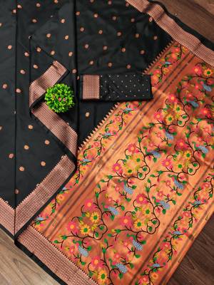 Black Woven Zari Silk Saree With Blouse 1