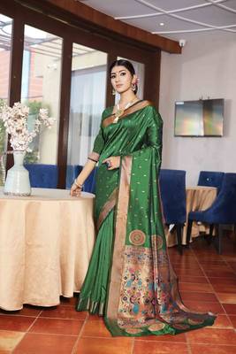 Green Woven Zari Silk Saree With Blouse 1
