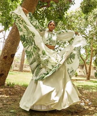 Balloon Sleeves Bustier With Lehenga 3