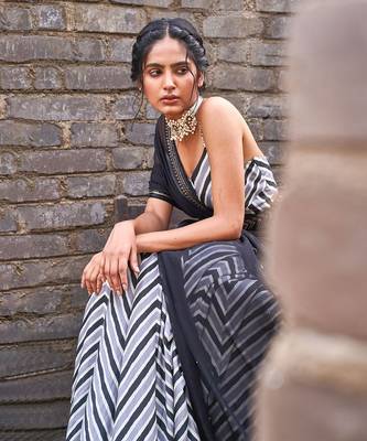 Bustier + Skirt + Dupatta + Belt 4