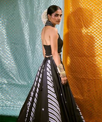 Bustier + Lehenga 2