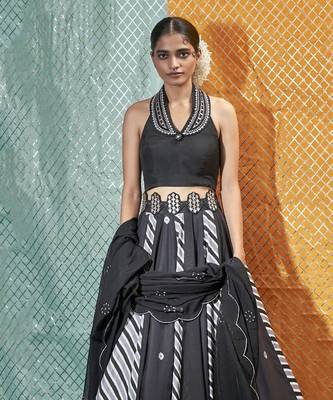 Bustier + Lehenga 1