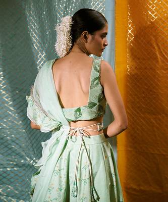 Bustier + Skirt + Dupatta + Belt 3