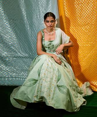 Bustier + Skirt + Dupatta + Belt 1