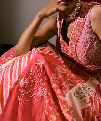 Bustier + Skirt + Dupatta 4
