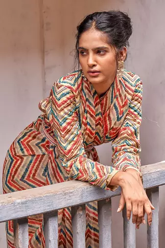 Full Sleeves Bustier With Saree