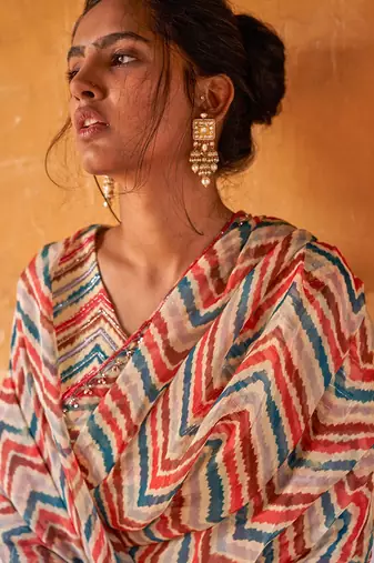 Full Sleeves Bustier With Saree
