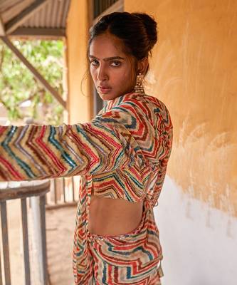 Full Sleeves Bustier With Saree 4