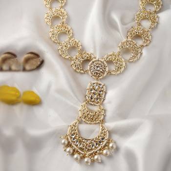 Gold hair-accessories 3