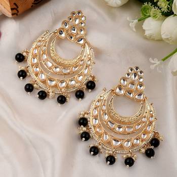 Black pearl earrings 1