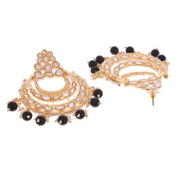Black pearl earrings 2