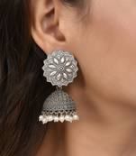 Silver pearl earrings