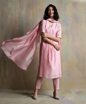 Light Pink Kurta Sets 8