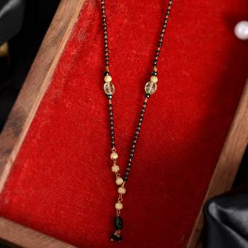 Green pearl necklaces 1