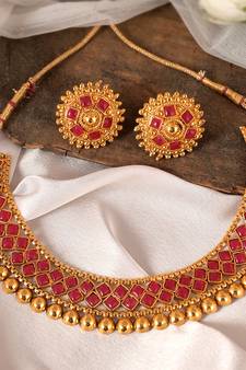 Red necklace-sets