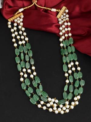 Green necklaces 1
