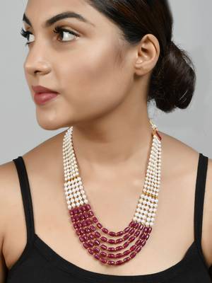 Red necklaces 3